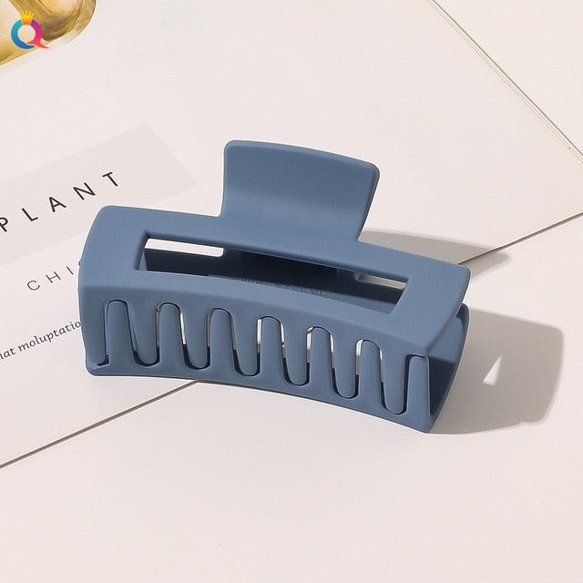 Frosted Hair Claw Clip – Everyday Hold for Curls & Coils
