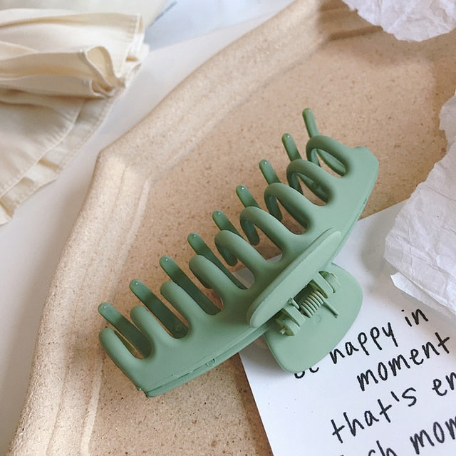 Jumbo Acrylic Claw Clip – Wide-Tooth Hold for Thick Curly Hair