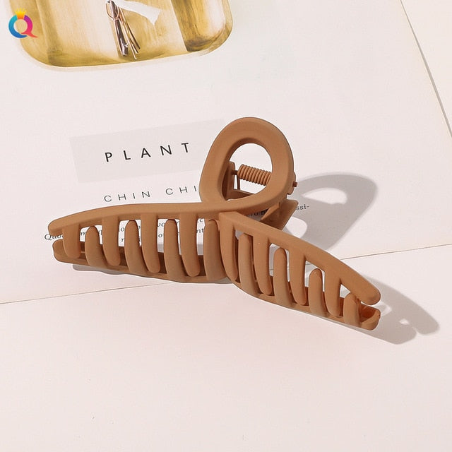 Frosted Hair Claw Clip – Everyday Hold for Curls & Coils