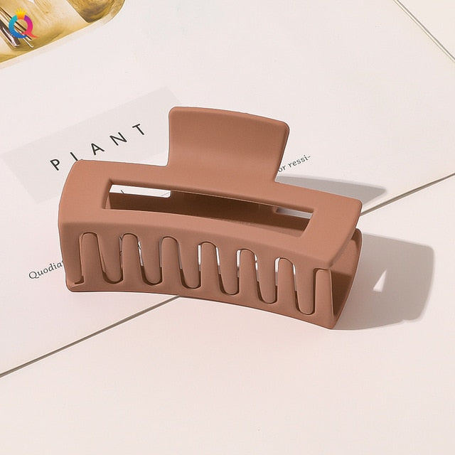 Frosted Hair Claw Clip – Everyday Hold for Curls & Coils