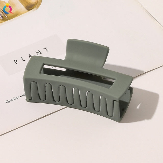 Frosted Hair Claw Clip – Everyday Hold for Curls & Coils
