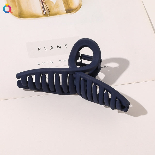 Frosted Hair Claw Clip – Everyday Hold for Curls & Coils