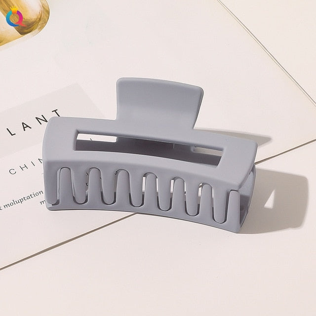 Frosted Hair Claw Clip – Everyday Hold for Curls & Coils