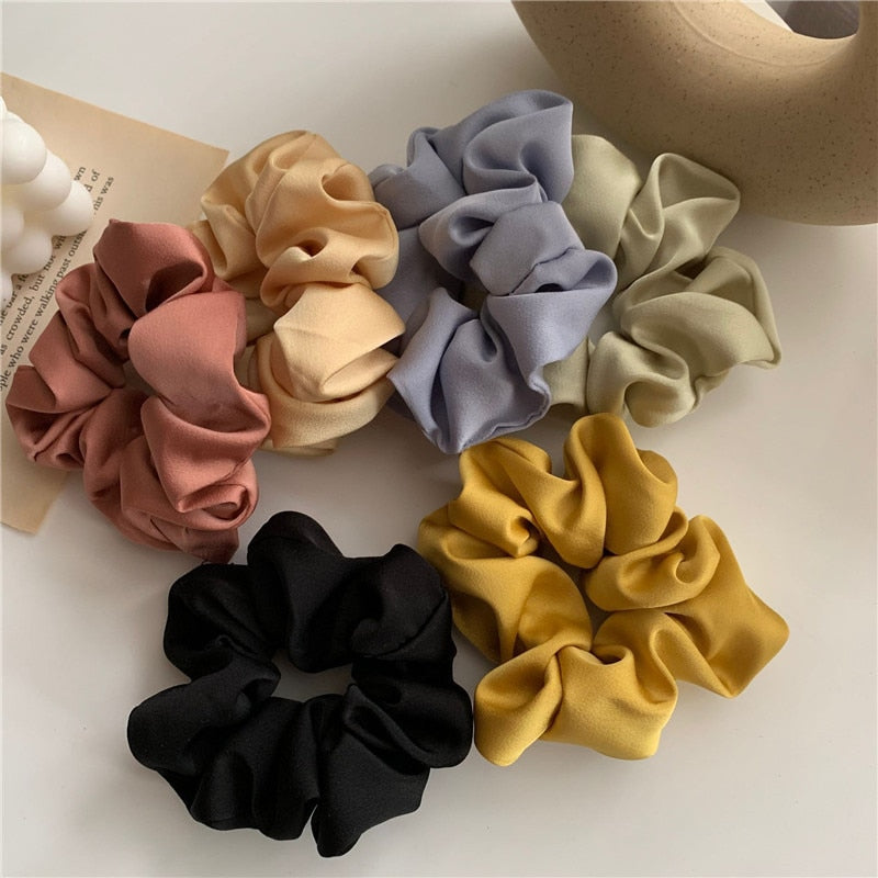 Silk Scrunchie – Frizz-Free Hair Tie for Curls