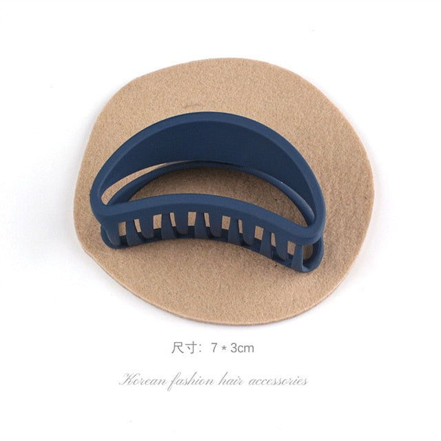 Frosted Hair Claw Clip – Everyday Hold for Curls & Coils